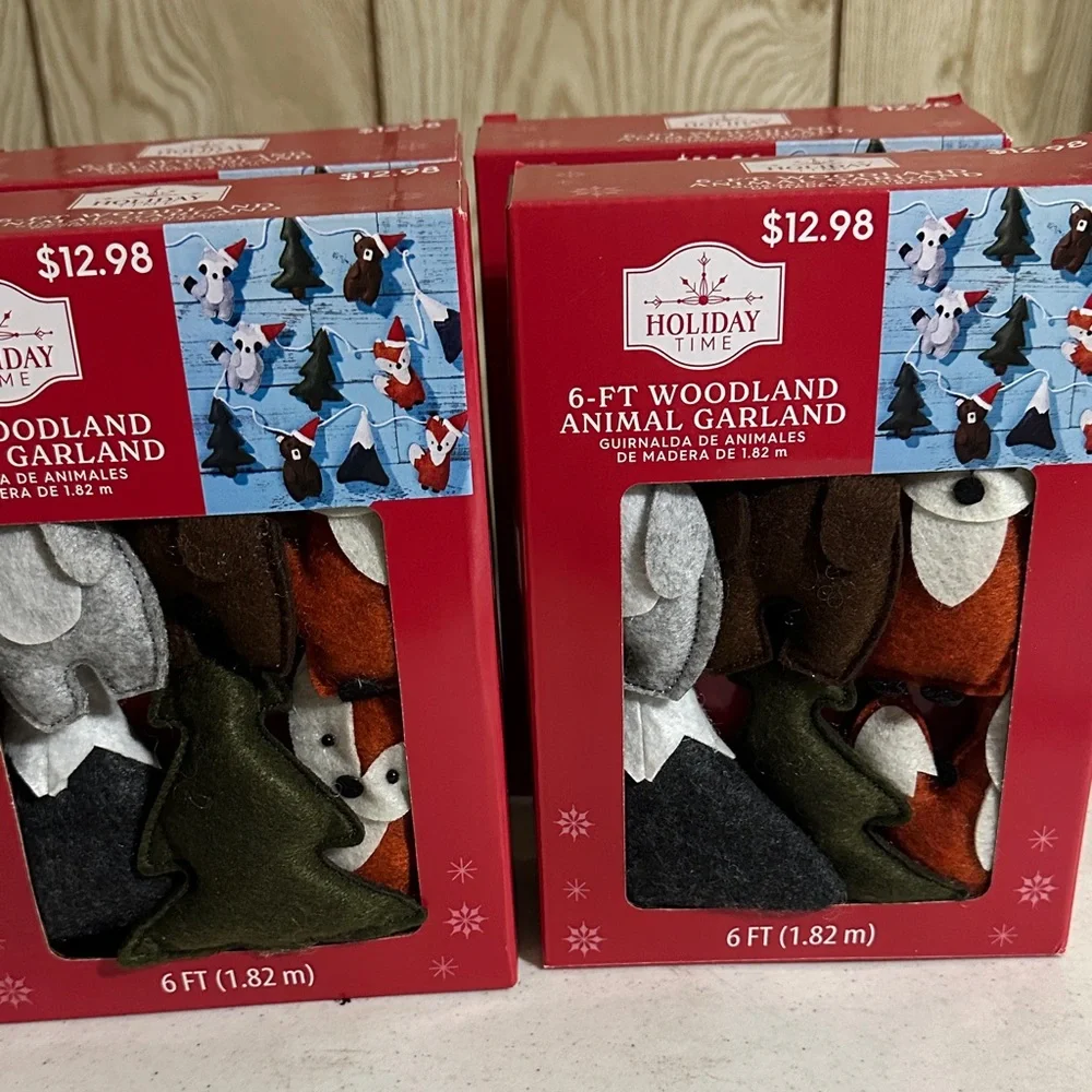 Holiday Time Festive Animal Garland with Green and Brown Set of 4 NIB